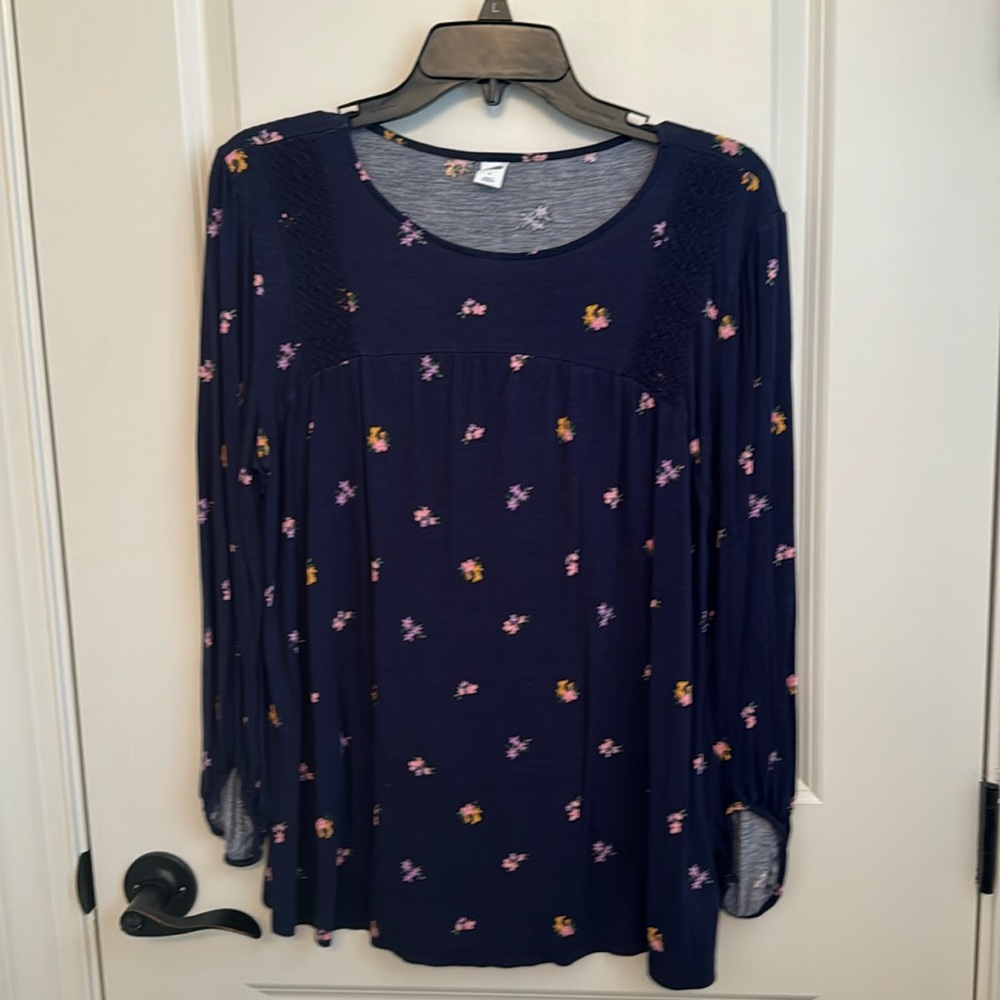 Old navy blouse - Picture 1 of 5